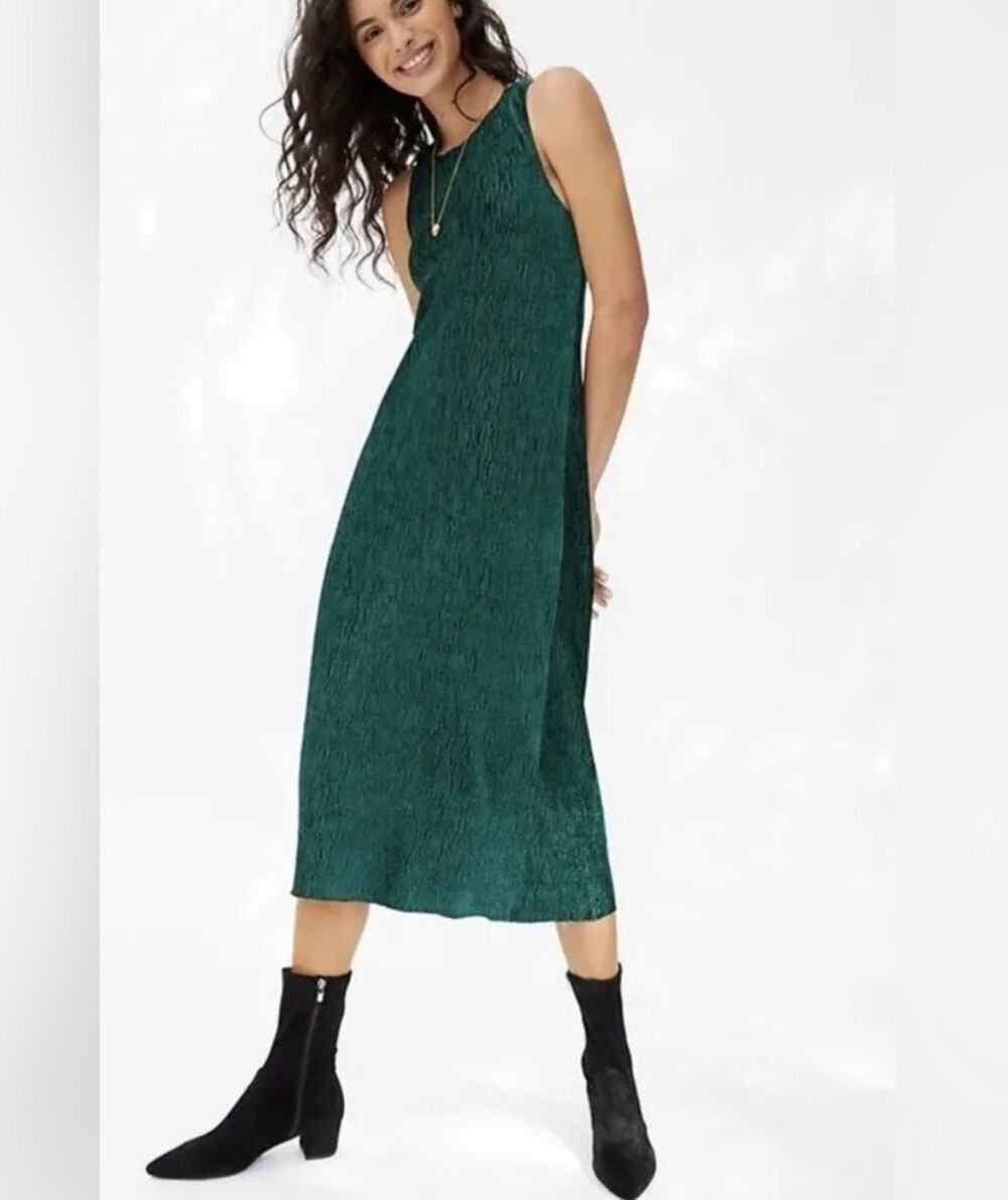 Anthropologie Maeve Adrienne Twist-Back Velvet Midi Dress